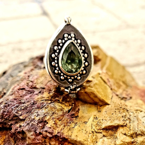 New Green Quartz 925 Silver Poison Ring. - Picture 6 of 16